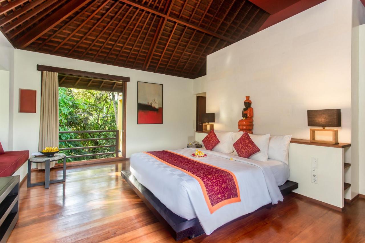 Villa Uma Giri *